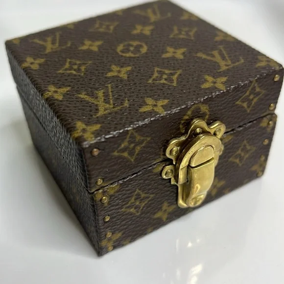 LOUIS VUITTON MINI MONOGRAM TRUNK - Picture 10 of 11